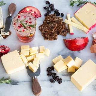 How to Make the Perfect Cheeseboard
