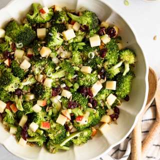Easy Broccoli Salad (without bacon or mayo)