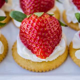 Easy Strawberries and Cream Appetizer