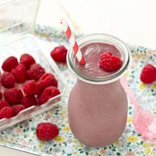 Raspberry Banana Chia Smoothie