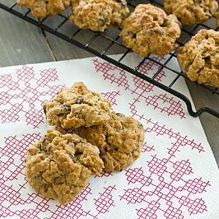 Chocolate Pomegranate Granola Bites
