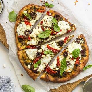 15-Minute Mediterranean Flatbread Pizza with Pesto