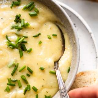 Creamy Vegetarian Potato Leek Soup without Cream