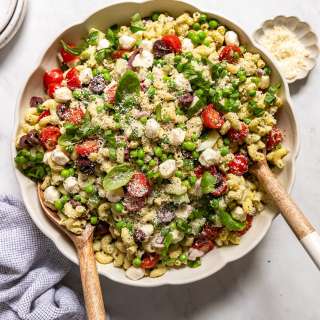 20 Minute Creamy Pesto Pasta Salad (No Mayo)