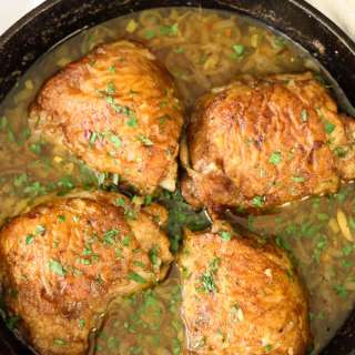 Skillet Chicken with Garlic, Shallot, and Wine Sauce