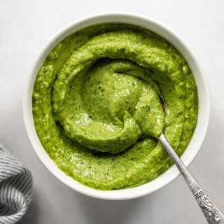 Creamy Avocado Garlic Herb Sauce (Without Oil)