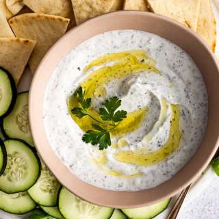 Easy 5-Minute Tzatziki Sauce Without Cucumber