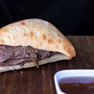 Crock Pot Beef Dip Sandwiches