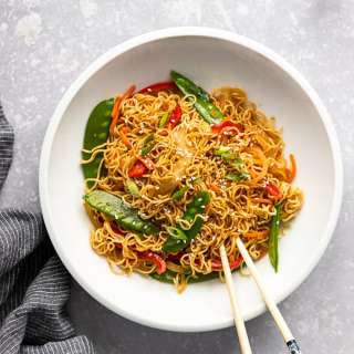 Quick Homemade Vegetable Lo Mein (Vegan Option)