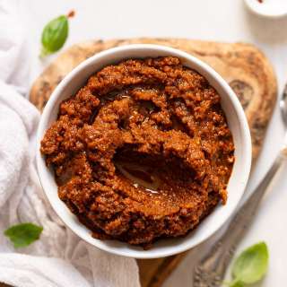 5-Minute Pesto Rosso Sauce (Sun-Dried Tomato and Walnut Pesto) + Pasta Recipe