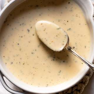 Irresistibly Creamy 10-Minute Garlic Parmesan Sauce