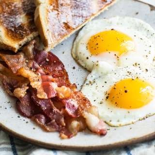 How to Fry Eggs