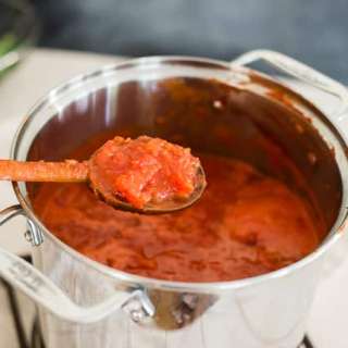 How to Make & Freeze Homemade Tomato Sauce
