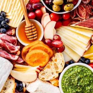 How to Make a Charcuterie Board