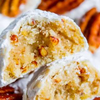 Mexican Wedding Cookies (Russian Tea Cakes)