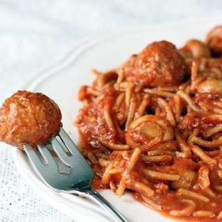 Healthy Crock Pot Spaghetti and Meatballs