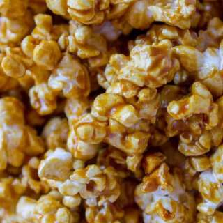 10 Minute Caramel Popcorn in the Microwave