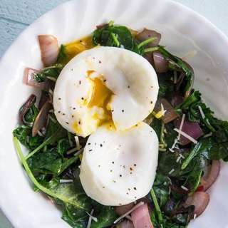 Mixed Greens & Cajun Onions Vegetable Breakfast Goal Bowl