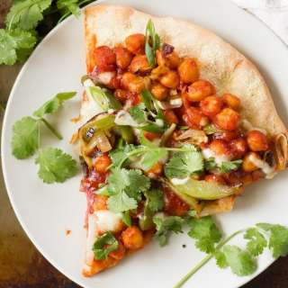 Indian-Inspired Chilli Chickpea Pizza