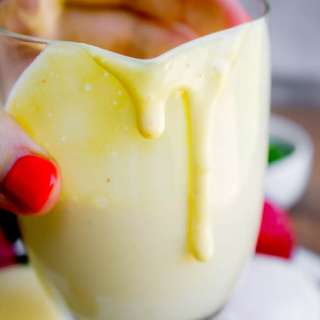 Blender Hollandaise Sauce (5 Minute Recipe)