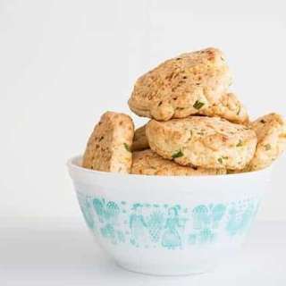 Simple Cheddar & Chive Biscuits