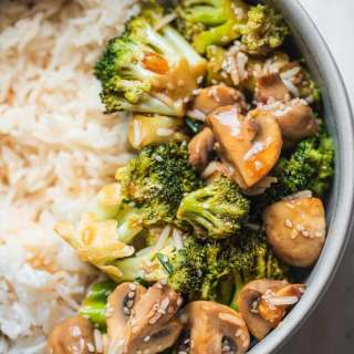 Simple Vegan Broccoli Stir fry