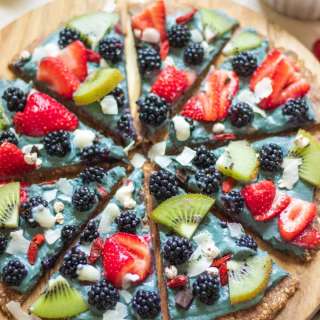 No-bake Blackberry Dessert Pizza (Vegan and Gluten-free)