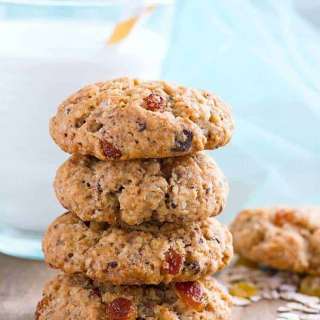 Spicy Oatmeal Raisin Cookies