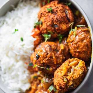 Vegan Lentil Meatballs With Curry Sauce (Gluten-free)