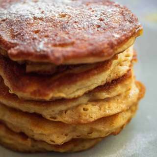 Vegan Apple Pancakes (Oladyi)