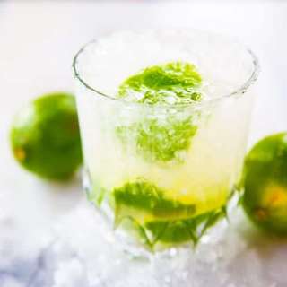 How to Make a Caipirinha