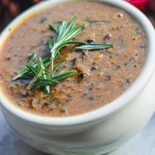 Gluten-free Vegan Gravy (Oil-free & Easy)
