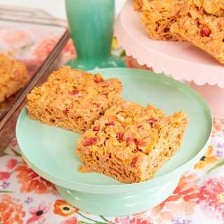 Strawberry Milkshake Cereal Bars