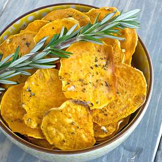 Garlic Rosemary Baked Sweet Potato Chips