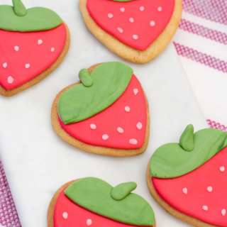 Strawberry-Shaped Vegan Sugar Cookies