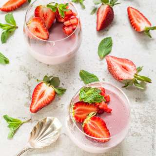 Strawberry Vegan Panna Cotta