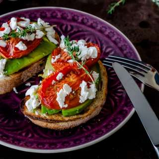 Slow roasted tomatoes with avocado & feta