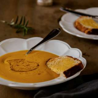 Lazy Roasted Pumpkin Soup (No Cream!)