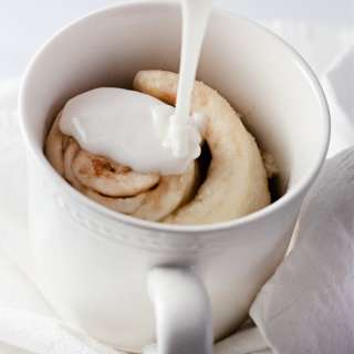 Microwave Cinnamon Roll in a Mug