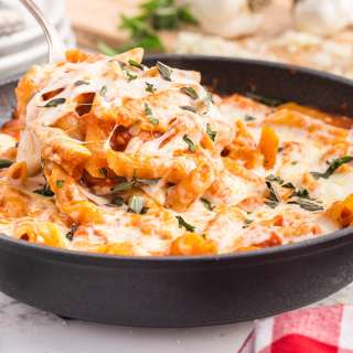 One Pot Chicken Parmesan Pasta