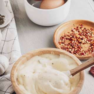 Garlic Aioli - Homemade Garlic Mayonnaise