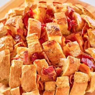 Cheddar Bacon Ranch Cheesy Pull Apart Bread