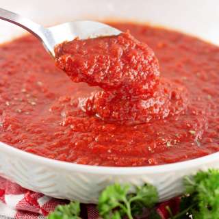 Easy Homemade Pizza Sauce Recipe