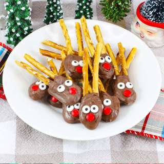 Reindeer Pretzels