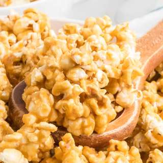 Caramel Popcorn (Quick and Easy)