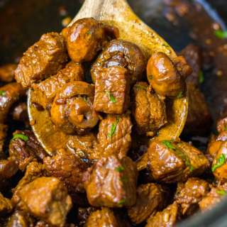Crockpot Steak Bites with Mushrooms