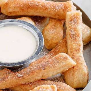 Domino’s Cinnastix