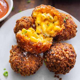 Fried Mac and Cheese Bites