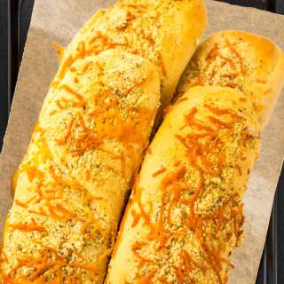 Italian Herbs and Cheese Bread (Subway Copycat Recipe)