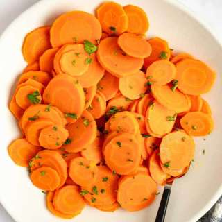 Simple Buttery Boiled Carrots